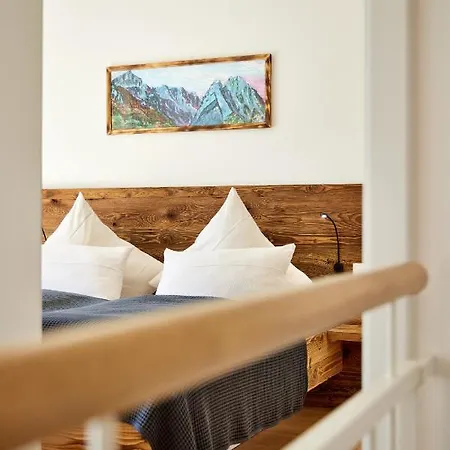 Hirsch Apartmán *